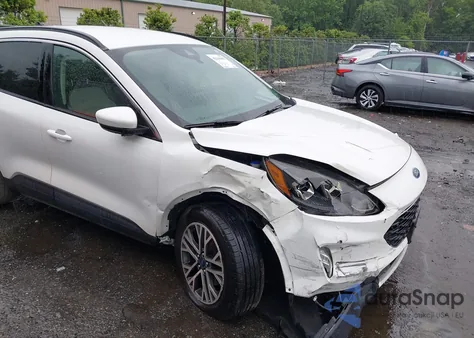 2020 Ford Escape Sel z USA, uszkodzony, nr VIN 1FMCU9H68LUB16781